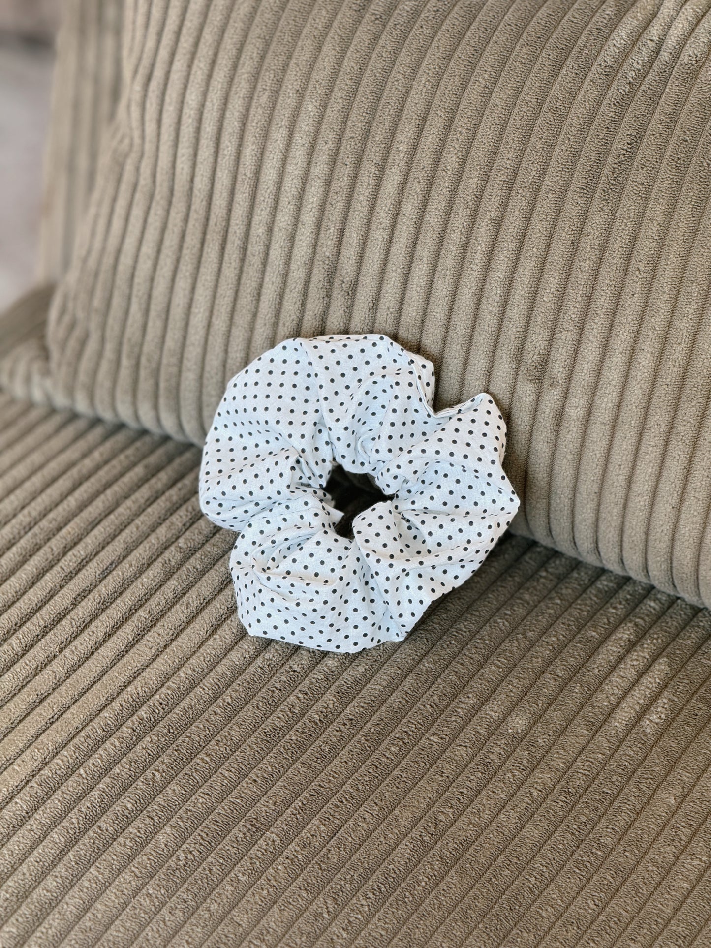 Chouchou en coton blanc à pois fait main, Phabuleuse Angers